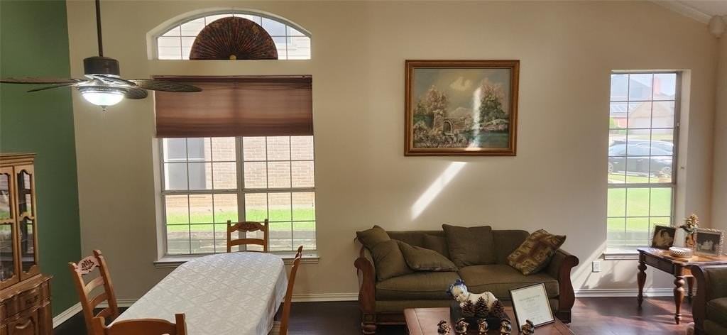 809 Forest Hollow Drive - Photo 5 of 36