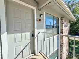 featured image of 2526 W Prairie St #201