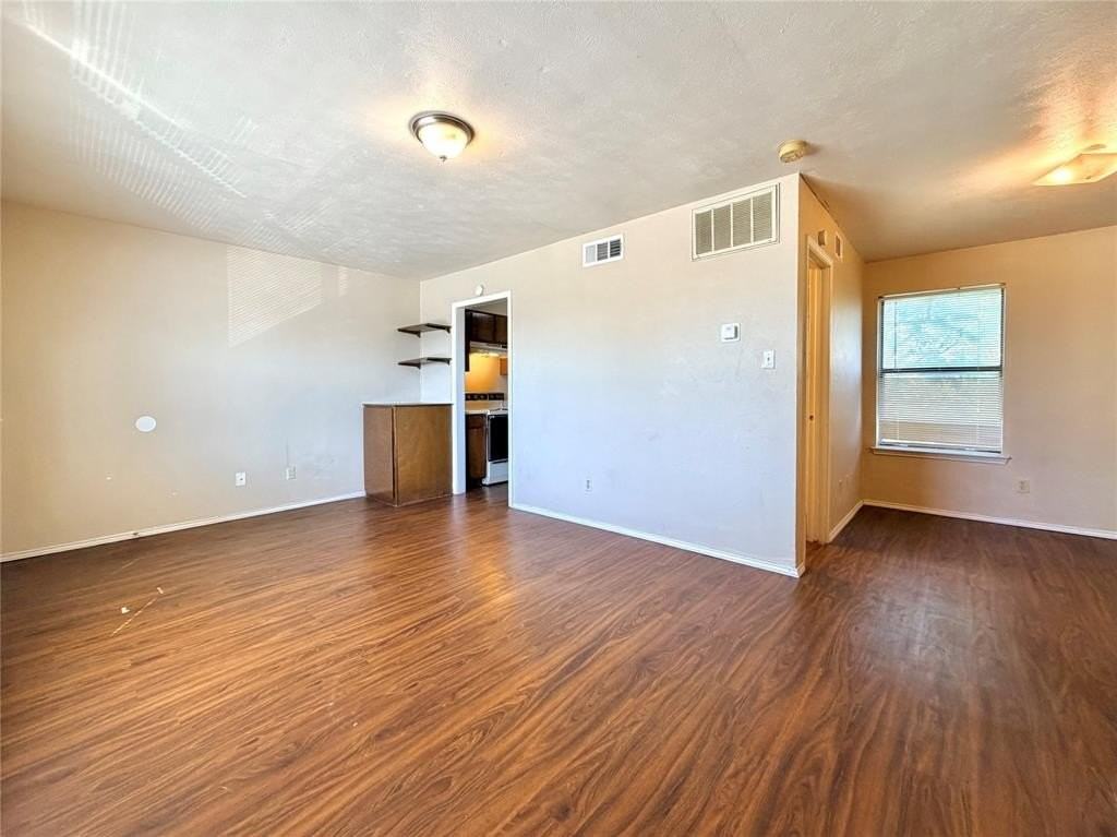 2526 W Prairie St #201 - Photo 2 of 8