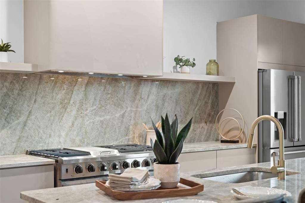 1508 Holly Ave - Photo 3 of 24