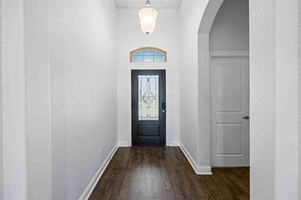 10812 Aledo Ln - Photo 4 of 40