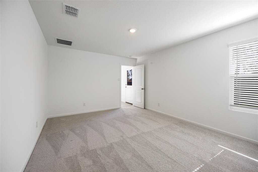 1617 Parliar St - Photo 5 of 16