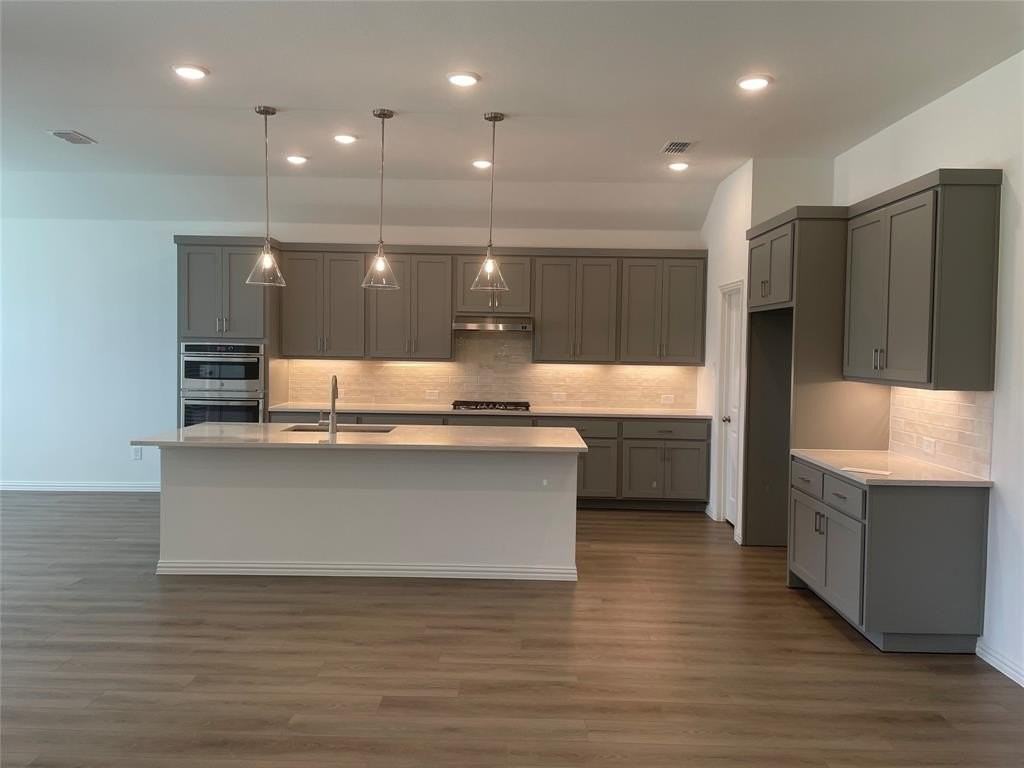 4014 Saltgrass St - Photo 3 of 15