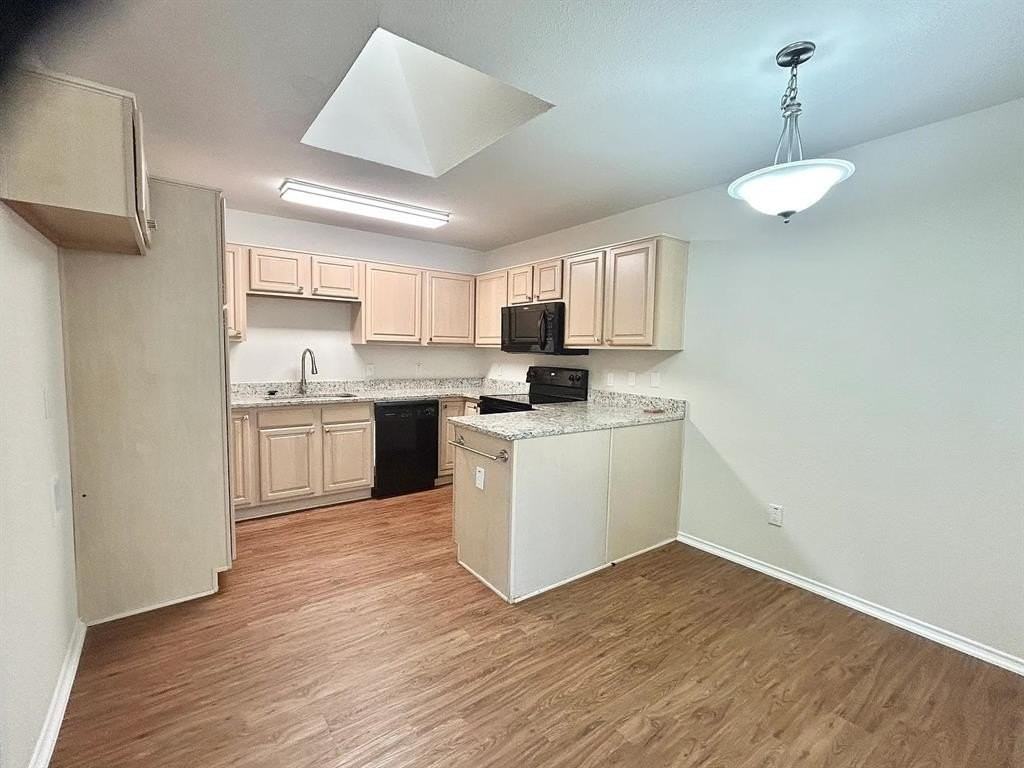 205 Cardinal Ct - Photo 4 of 14