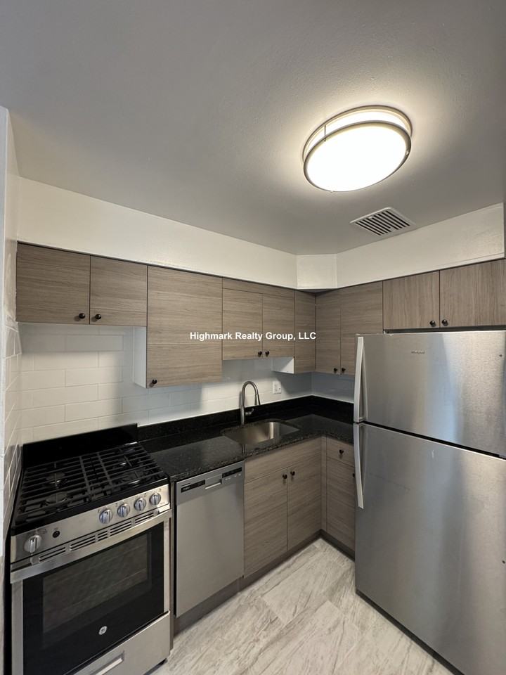 2752 West North Shore Avenue #1N