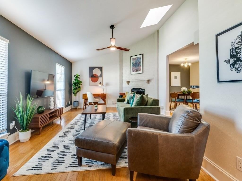 305 Westover Dr - Photo 2 of 21