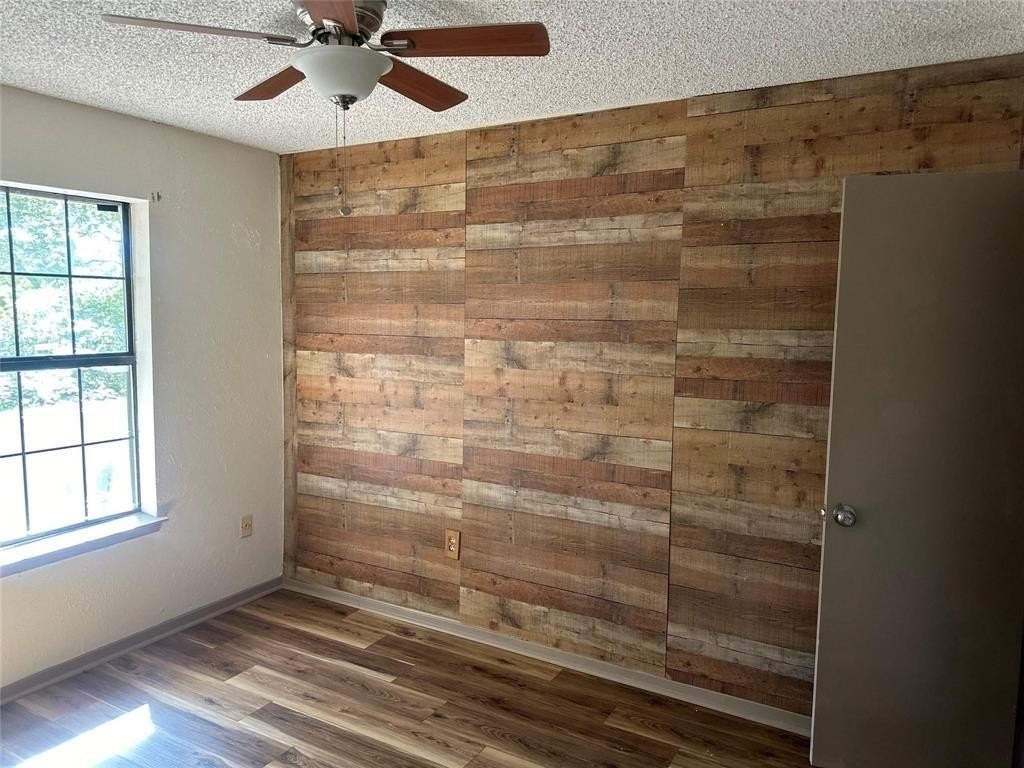 3525 Sunnyview Ln - Photo 3 of 7