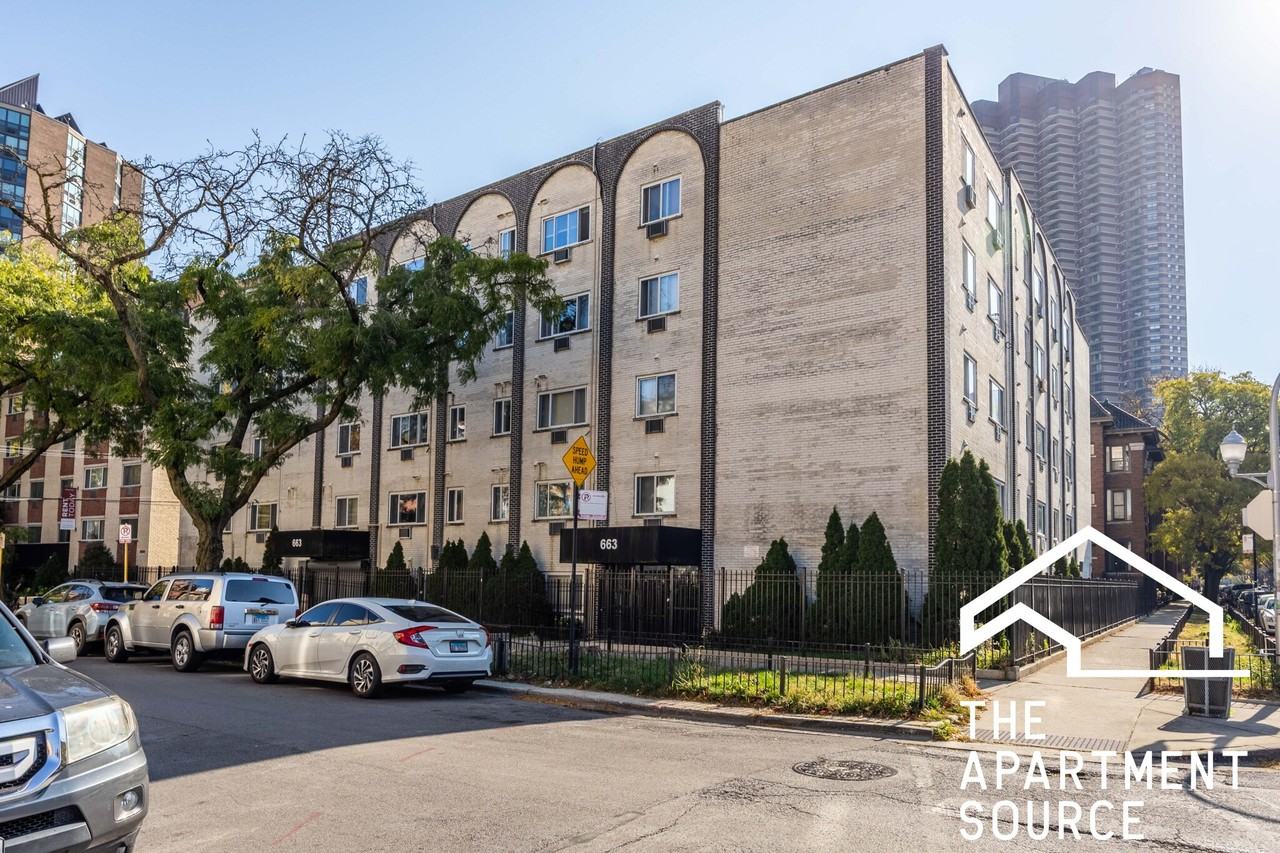 663 W Grace St #318 - Photo 3 of 5