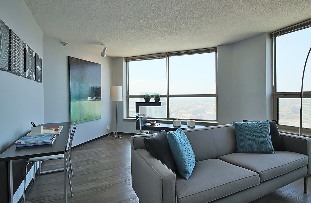 555 W Madison St #1-1 - Photo 2 of 32