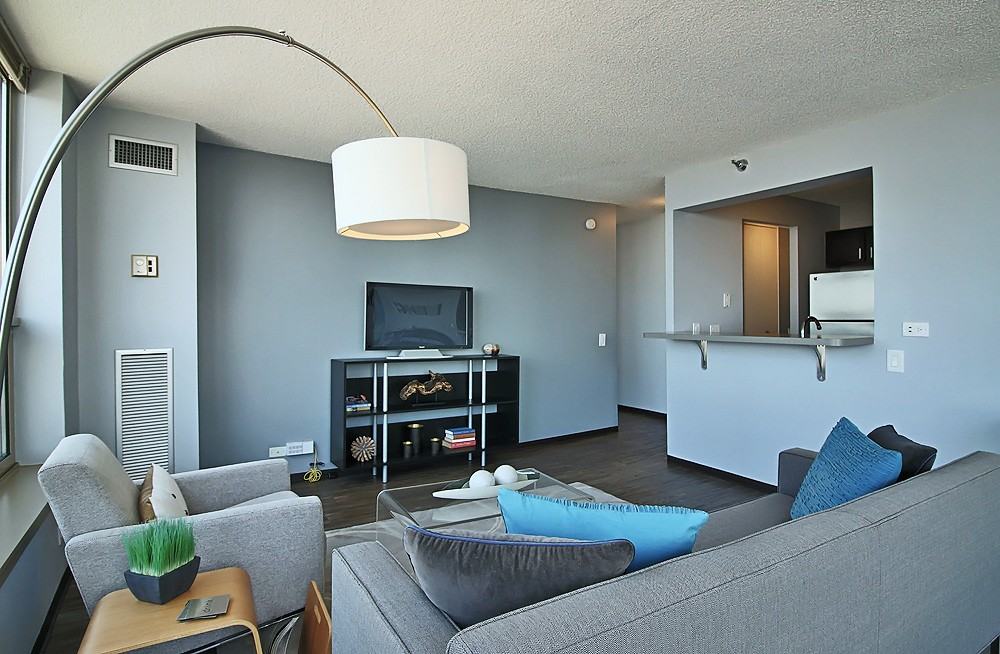 555 W Madison St #1-1 - Photo 4 of 32