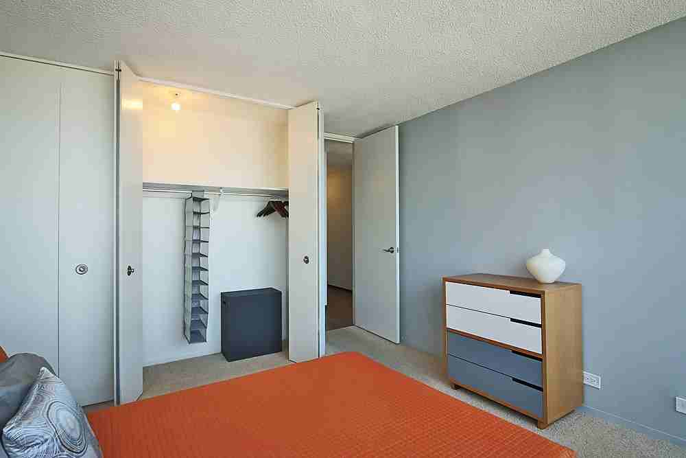 555 W Madison St #1-1 - Photo 7 of 32