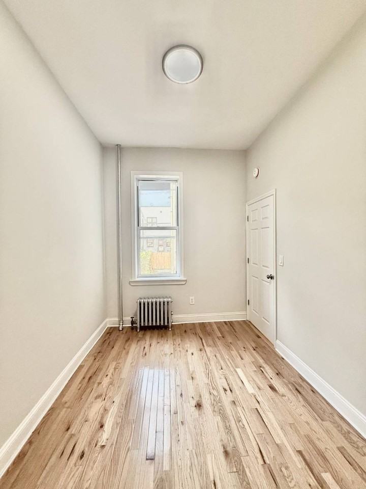 1072 Putnam Ave #1 - Photo 7 of 13