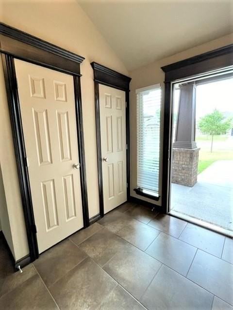 1016 Merlin Dr - Photo 2 of 27