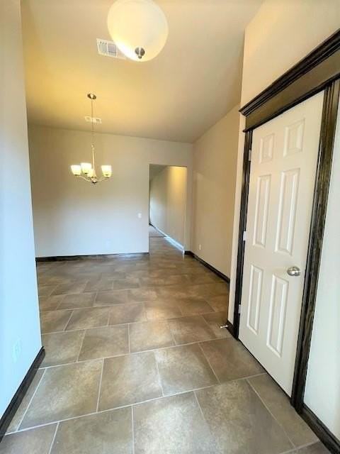 1016 Merlin Dr - Photo 3 of 27