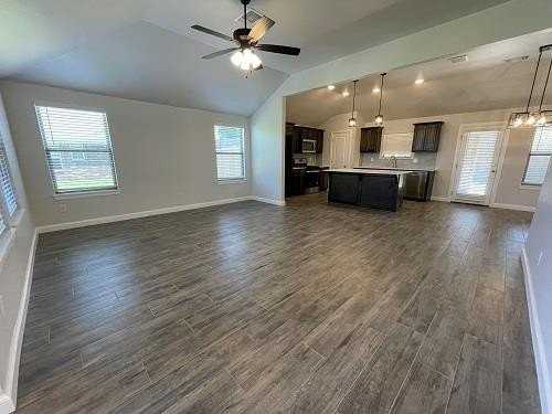 2372 Anne Ln - Photo 4 of 32