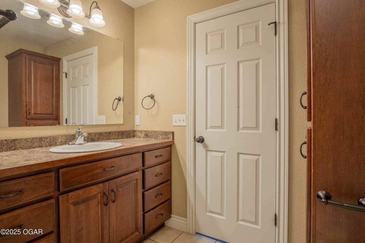 1343 Robin Lane - Photo 7 of 17