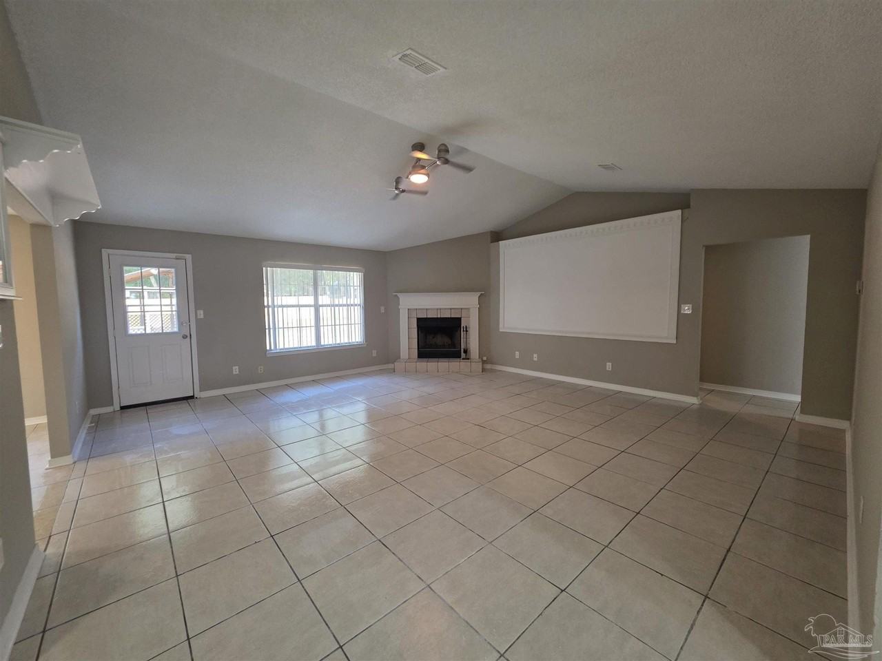 6913 Hanover Ct - Photo 2 of 28