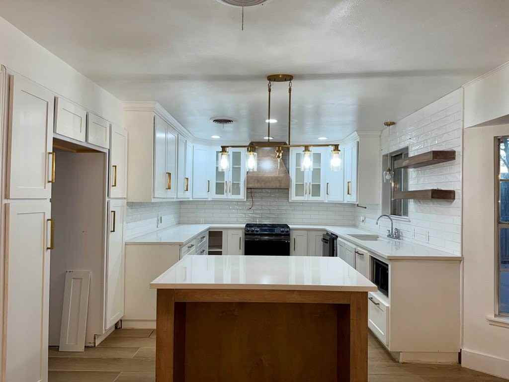 2420 Apperson Dr - Photo 2 of 15