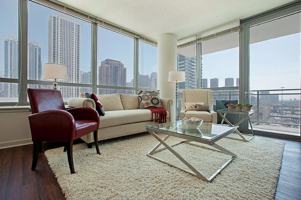 featured image of 365 N Halsted St #3-2