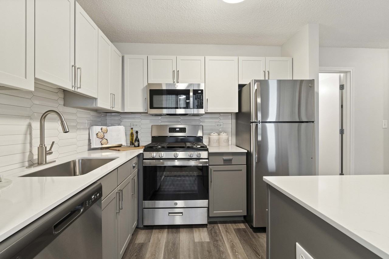 400 E South Water St #1-1 - Photo 5 of 19