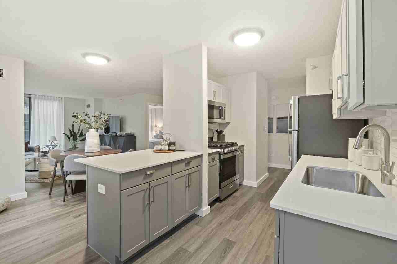 400 E South Water St #2-2 - Photo 7 of 21