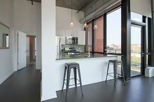 featured image of 504 N Green St #3-3