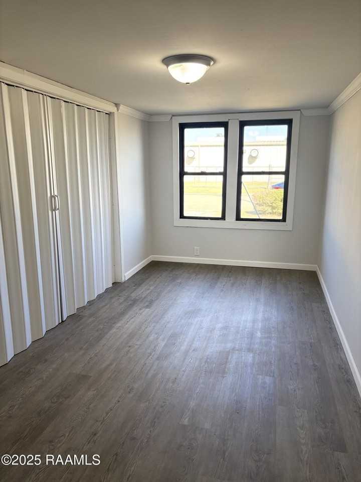 1012 Virginia St - Photo 7 of 11