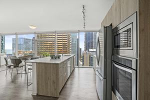 featured image of 220 E Illinois St #3-3