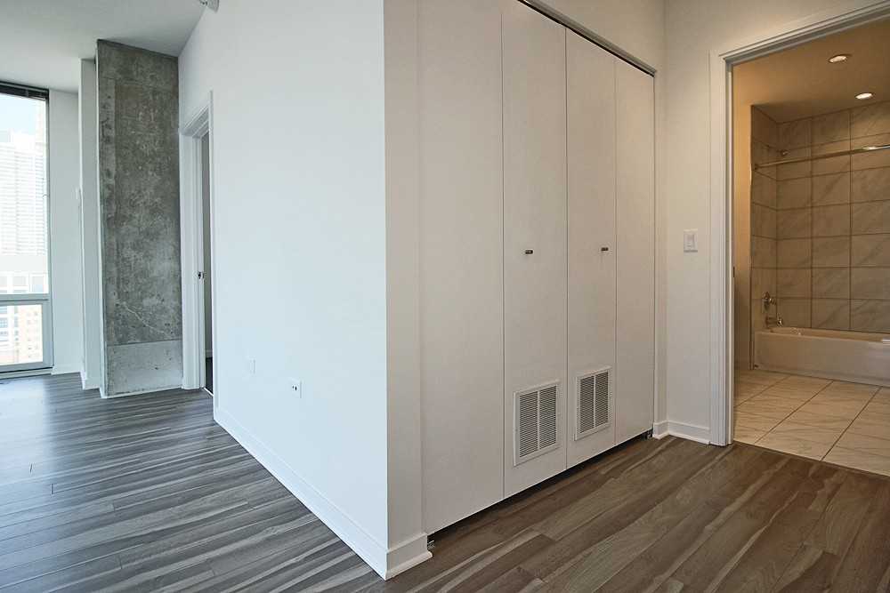 805 N La Salle Dr #1-2 - Photo 5 of 17
