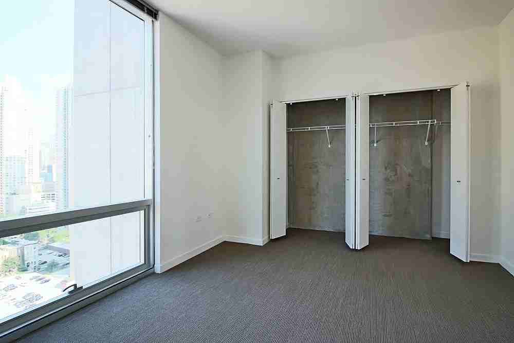 805 N La Salle Dr #1-2 - Photo 6 of 17