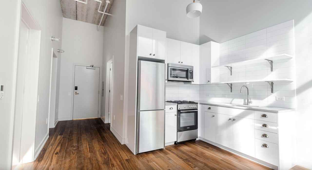 676 N La Salle Dr