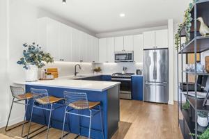 featured image of 633 W North Ave #3-2