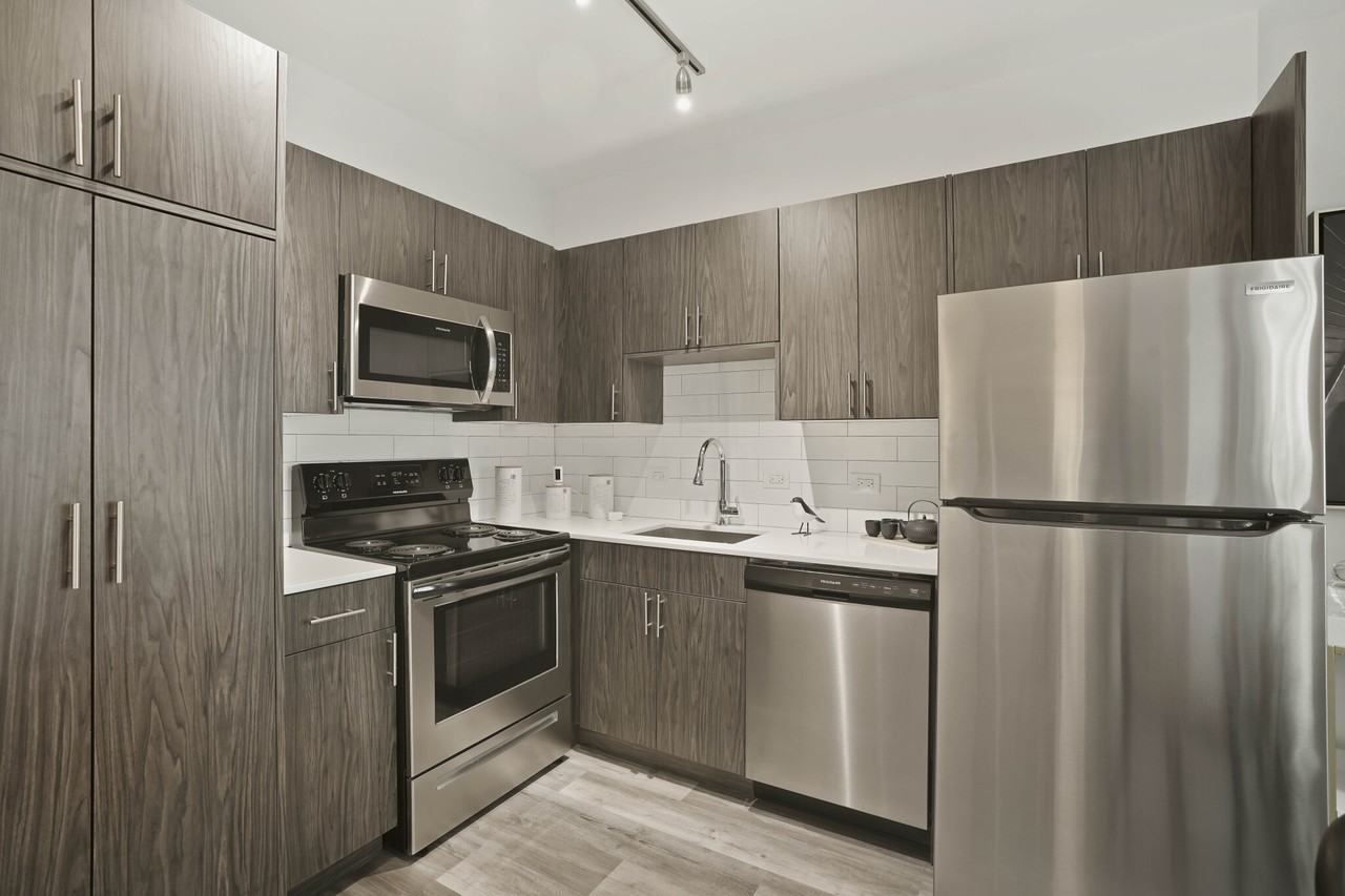 182 W Lake St #1-1 - Photo 2 of 19
