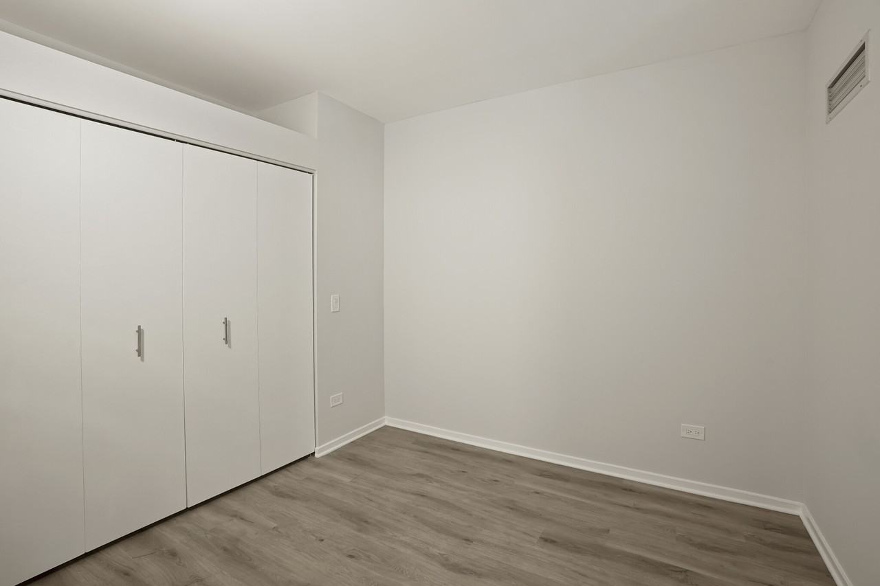 182 W Lake St #3-2 - Photo 5 of 23