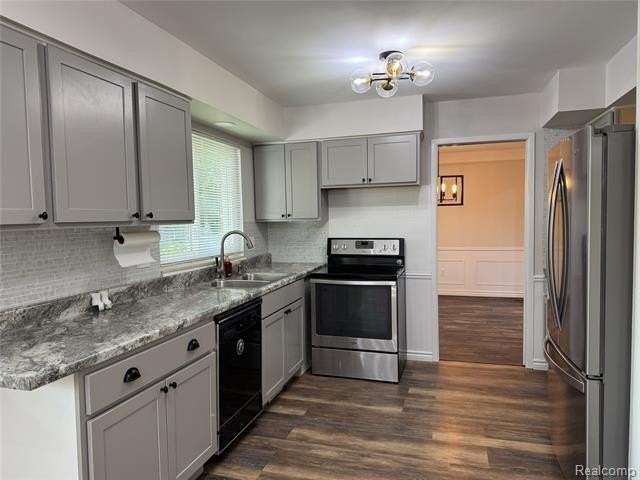 3715 Ledge Dr - Photo 2 of 9