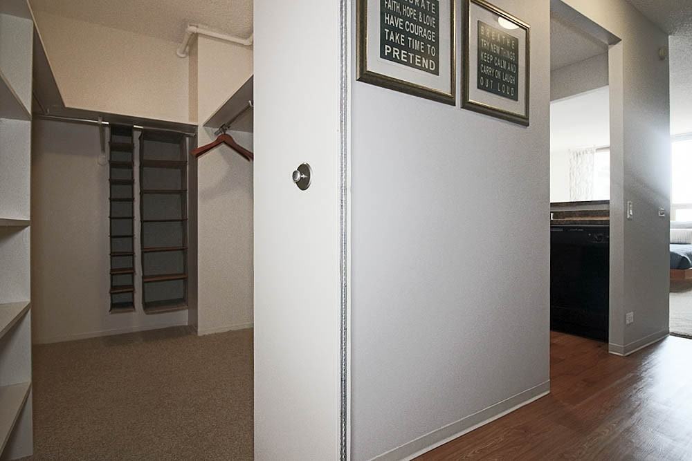 555 W Madison St #11-13 - Photo 7 of 21