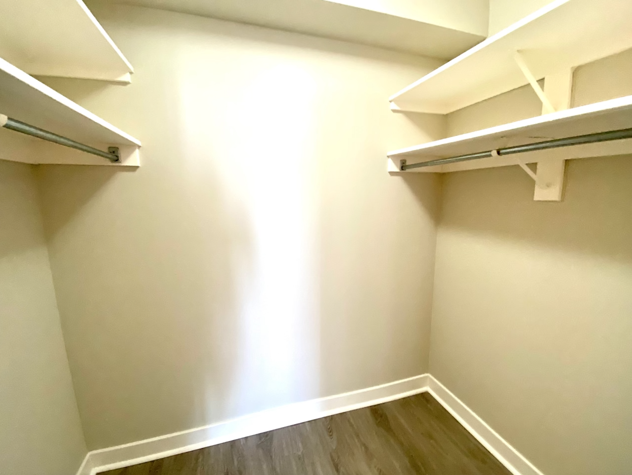 333 E Ontario St #3-2DEN - Photo 3 of 27