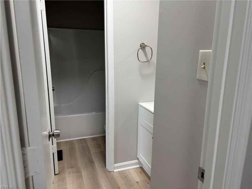 364 Poplar Ave - Photo 5 of 20