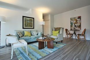 805 N La Salle Dr - Photo 1 of 1