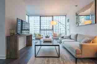 221 W Hubbard St #2-2PH - Photo 1 of 1