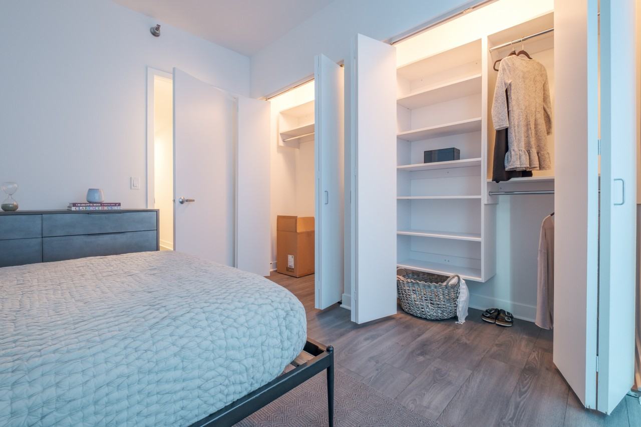 221 W Hubbard St #2-2PH - Photo 4 of 24