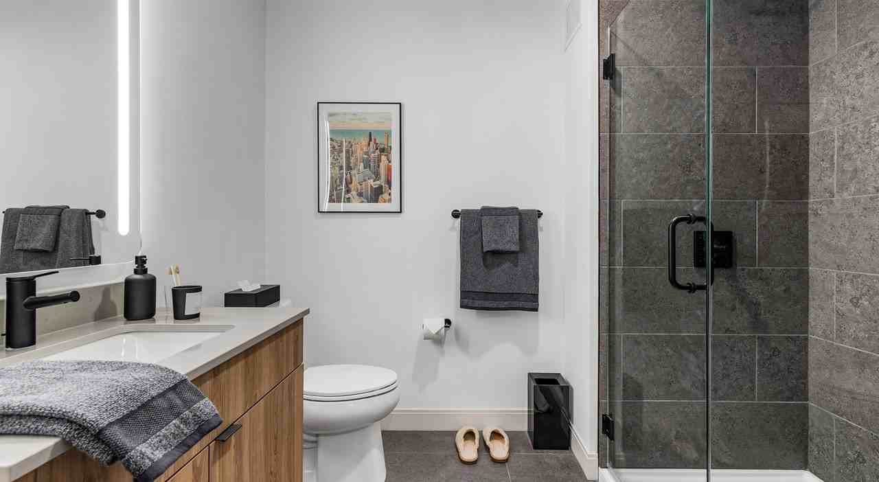 218 E Grand Ave #1-1 - Photo 4 of 13