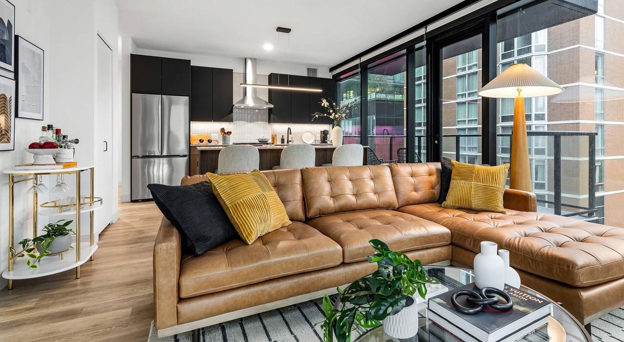 218 E Grand Ave #2-2 - Photo 4 of 19