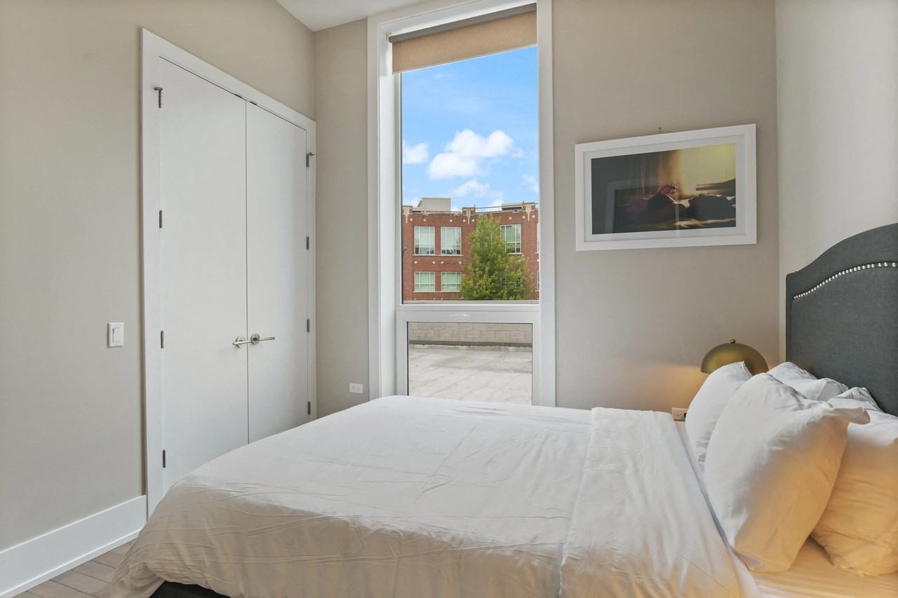 943 N Crosby St #1-1 - Photo 4 of 5