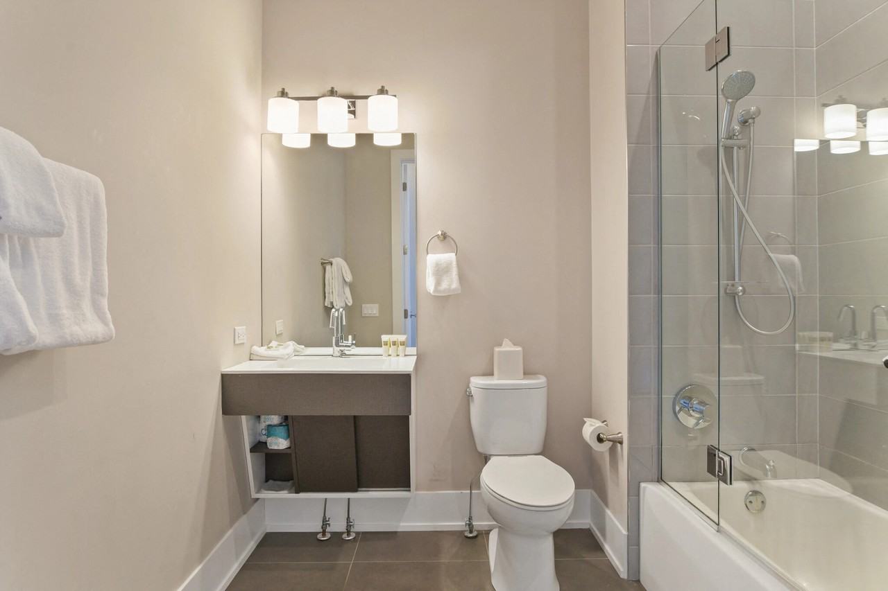 943 N Crosby St #1-1 - Photo 5 of 5