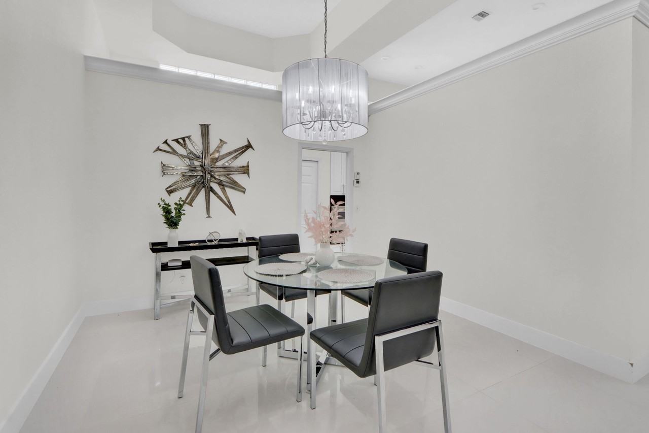 6564 Somerset Cir - Photo 5 of 34