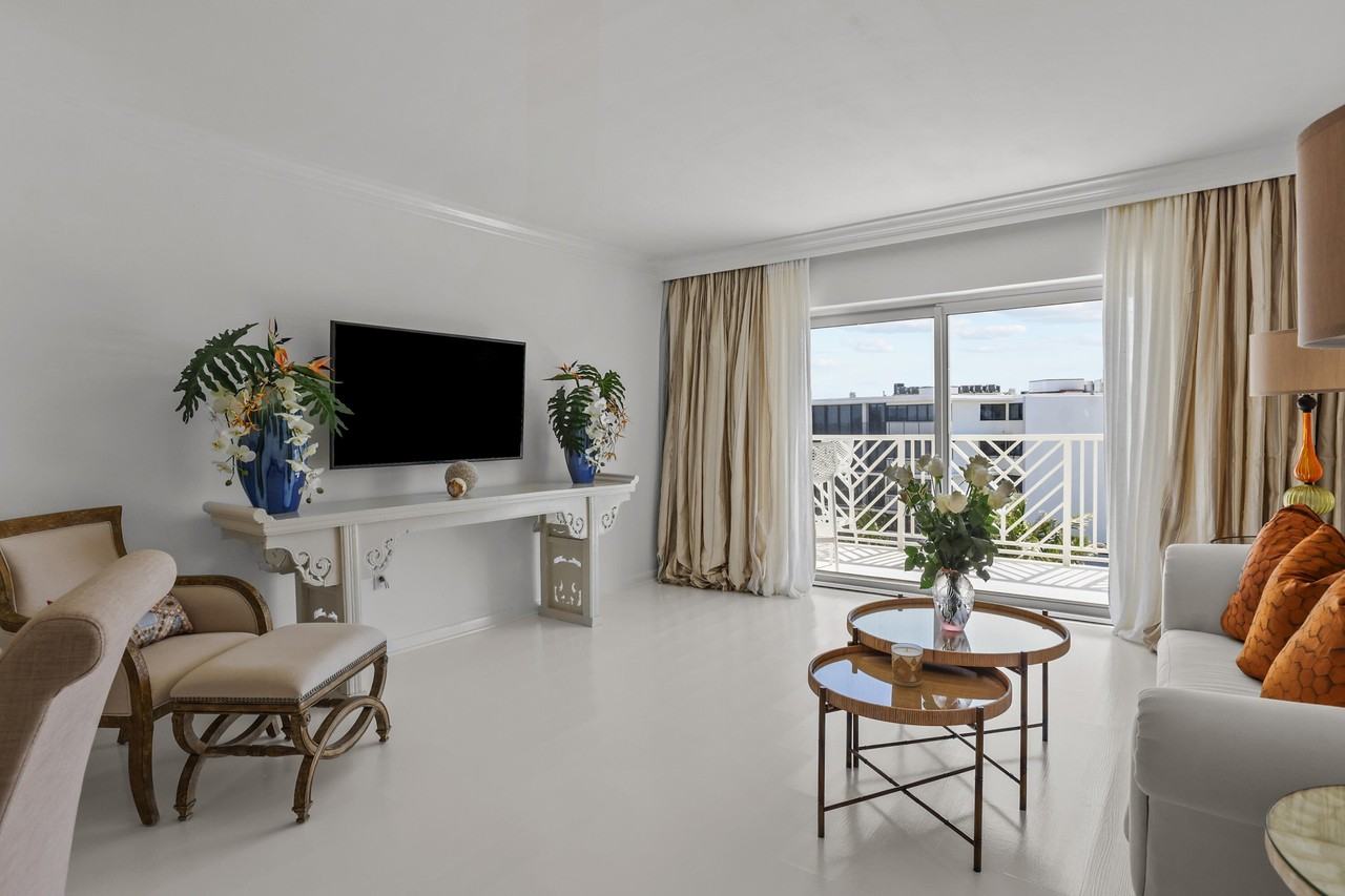 170 North Ocean Boulevard #605 - Photo 3 of 36