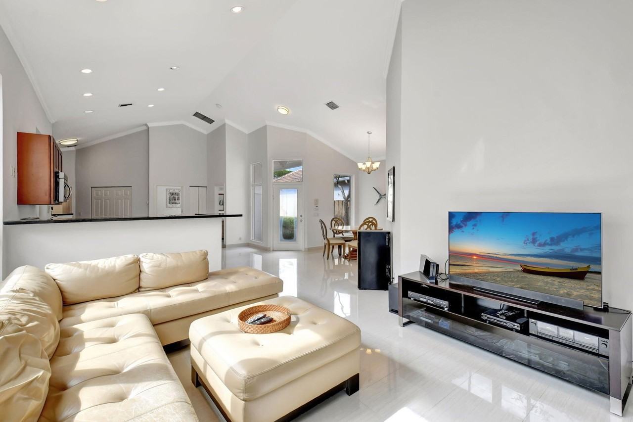 2469 Nw 66th Dr - Photo 6 of 45