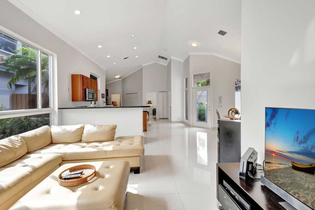 2469 Nw 66th Dr - Photo 7 of 45