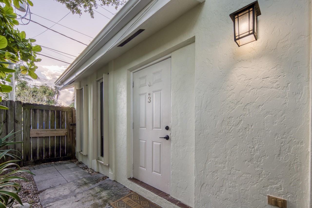 809 N Federal Hwy #3 - Photo 5 of 32